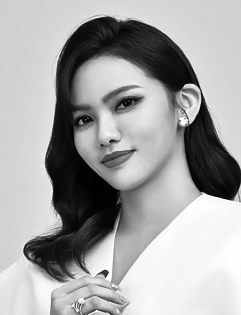 Teh Xin Ying, Christine